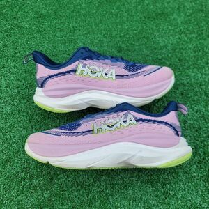Hoka One One Skyflow - Women's running shoes - Size 7.5B